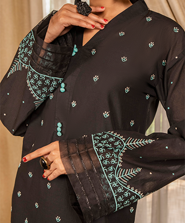 Modern Style Trends in Casual Women's Tops in Pakistan
